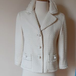 You-know-who-inspired creamy blazer